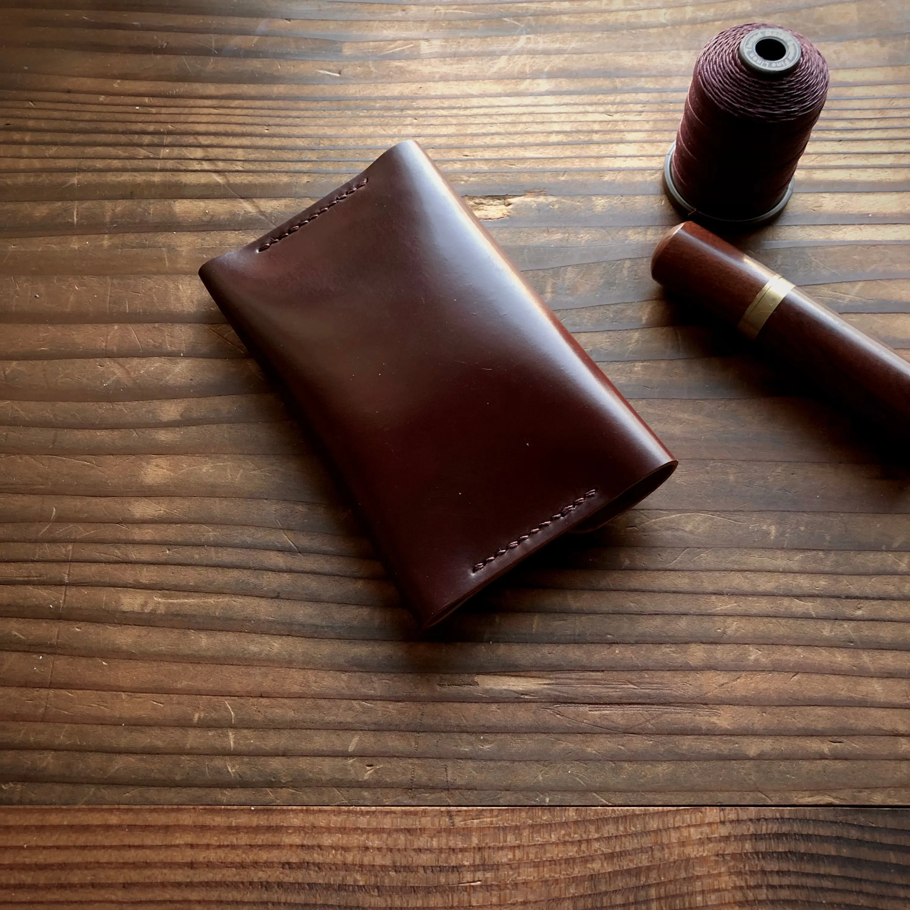 Shell Wallet / Simple / Card Holder with Flap【Horween】シェルコードバンのフラップで留めるカードホルダー